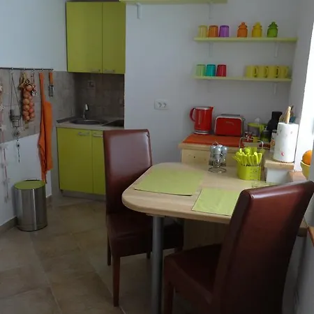 krevet i doručak Stella 3*